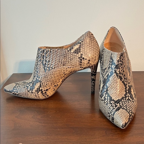 Elegant Snakeskin Ankle Booties - Picture 3 of 6